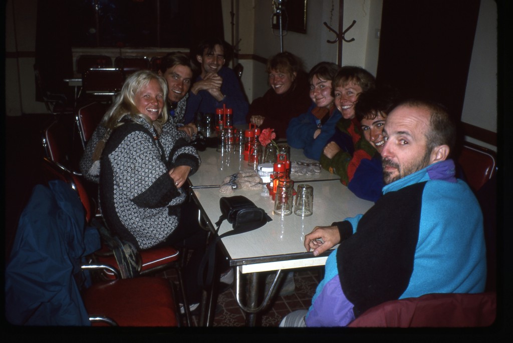 7-3-96 in Puerta del Sol restaurant l to r - 2 Brits, 2 Dutch, German, english, Turk, Canadian #2